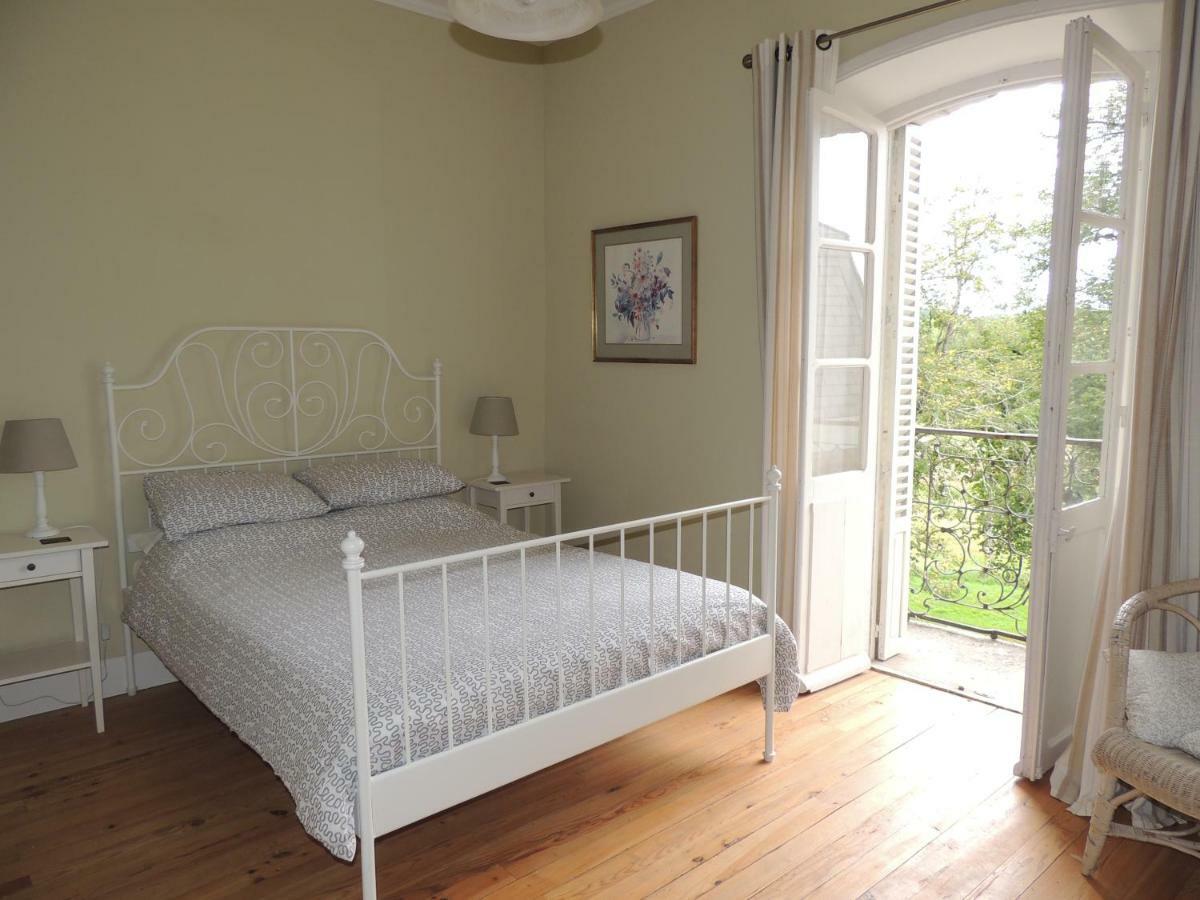 La Tour Du Chambon Apartment Brignac-la-Plaine Ngoại thất bức ảnh